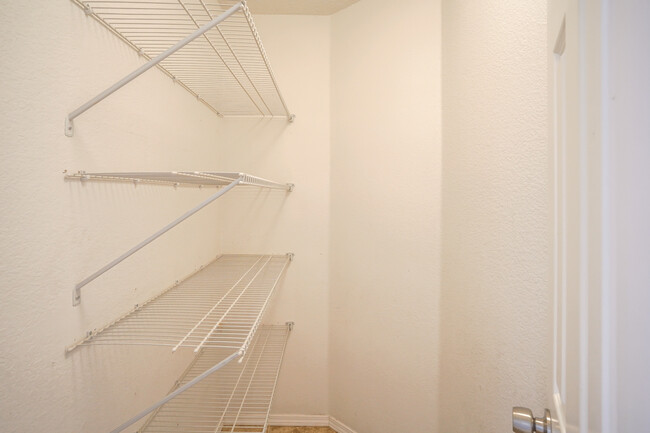 Building Photo - 6451 Shiprock Ct NE