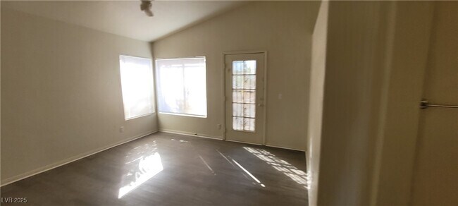 Building Photo - 5115 Blossom Ave