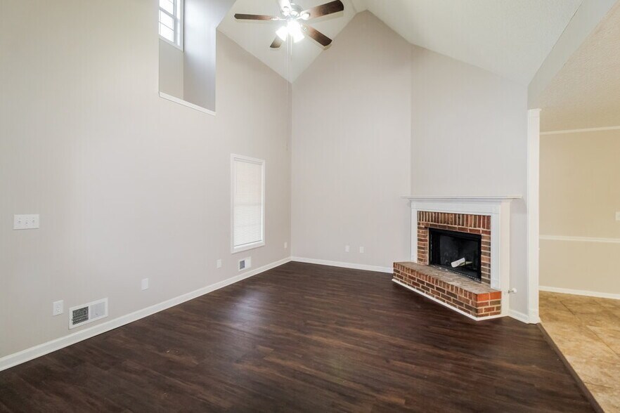 Building Photo - 271 Keller Dr