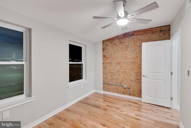 Building Photo - 1435 N 5th St