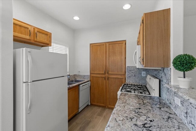 Building Photo - 1521 Ruby Cliffs Ln