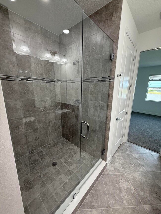 Building Photo - 4718 Longwood Lk Sq