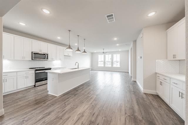 Building Photo - 9613 Thorncrown Ln