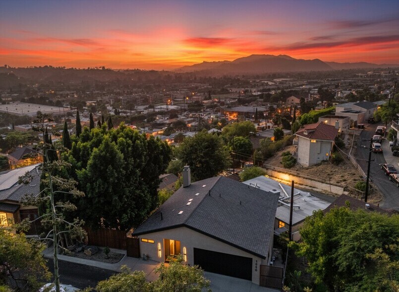 Building Photo - 1930 Kemper St
