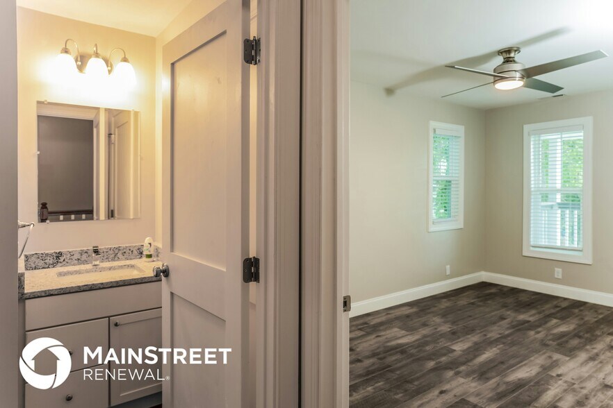 Building Photo - 3421 4th Ave S