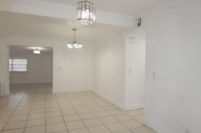 Building Photo - 5624 Purdy Ln