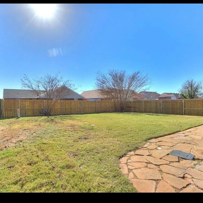 Building Photo - New Year New Home!! This Beautiful 2 story...