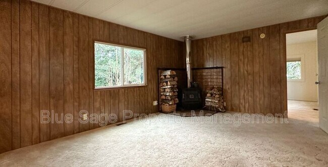 Building Photo - 241 Evans Rd