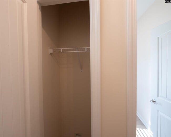 Building Photo - 945 Bergenfield Ln