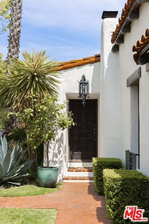 Building Photo - 1012 Superba Ave