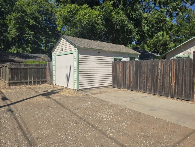 Building Photo - 485 E 1st Ave
