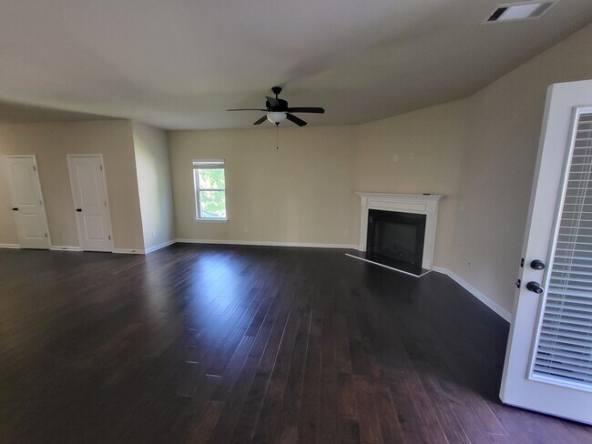 Building Photo - 5716 Westin Cir