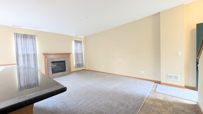 Building Photo - 5014 Montauk Dr