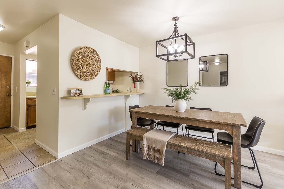 Building Photo - 680 Chorro St