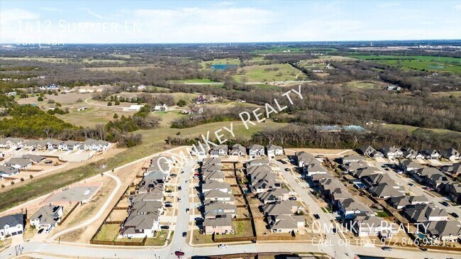 Building Photo - 1412 Summer Ln