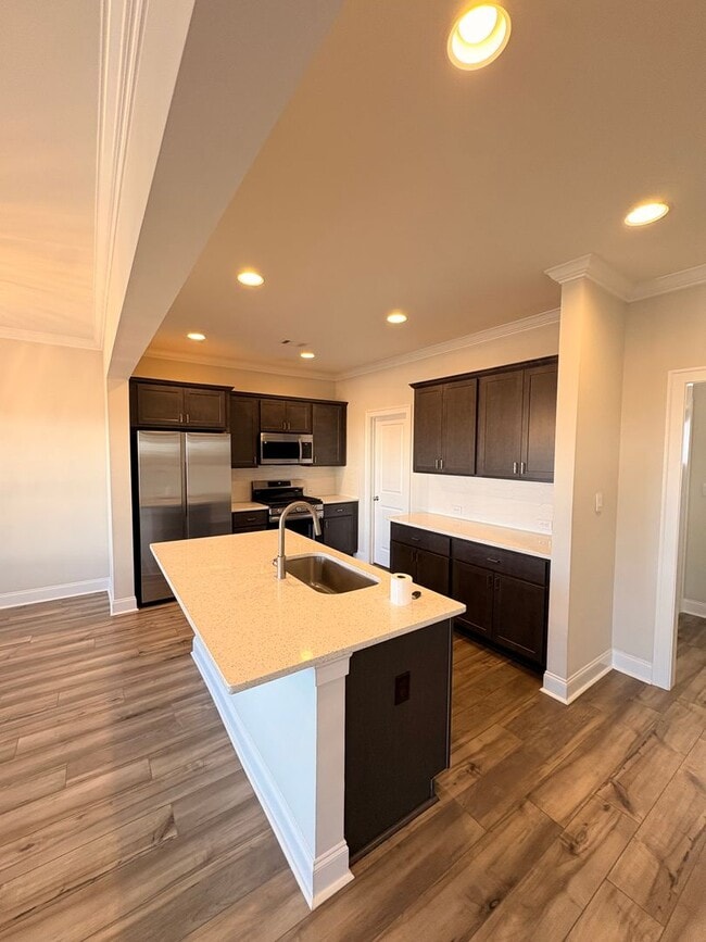 Building Photo - 117 Alva Ct