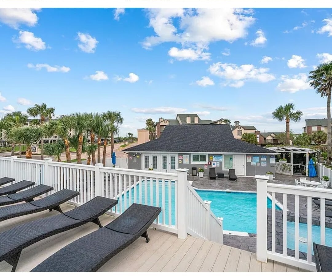 Building Photo - 3506 Cove View Blvd