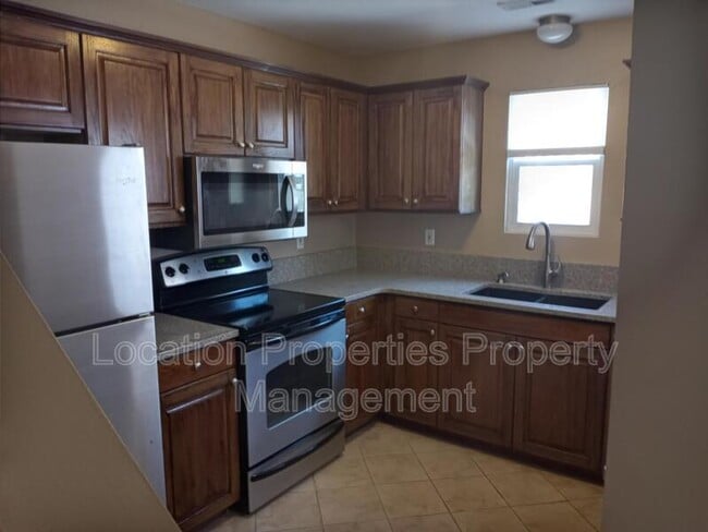 Building Photo - 906 Christie Ct