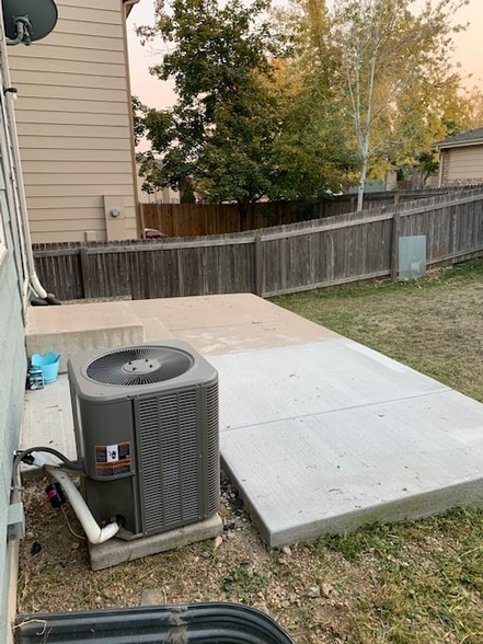 Building Photo - 433 W 91st Cir