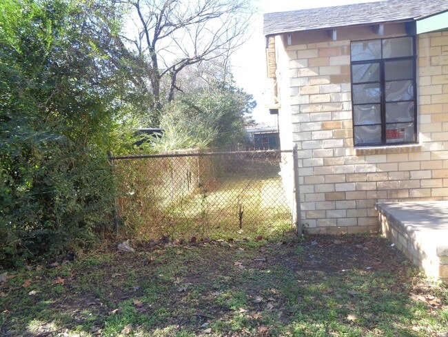 Building Photo - 2514 Johnson St