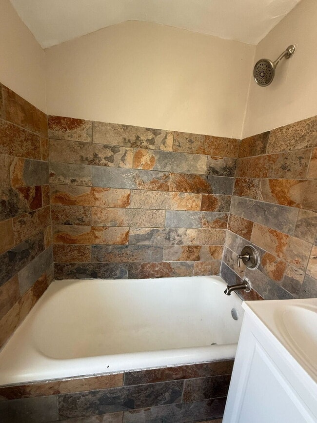 Building Photo - Find Comfort in Every Corner at Woodmont Avenue