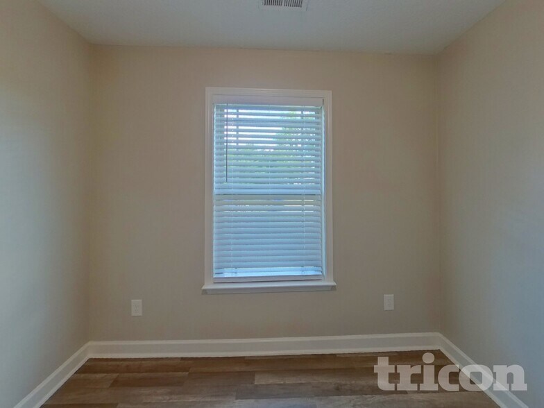 Building Photo - 456 Blairwood Ct