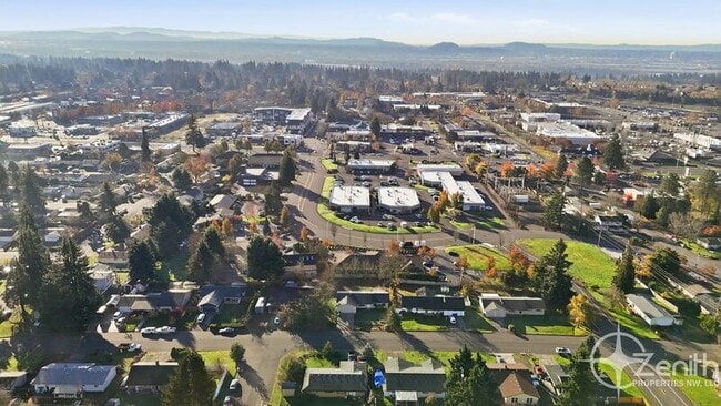 Building Photo - 11907 NE 4th St