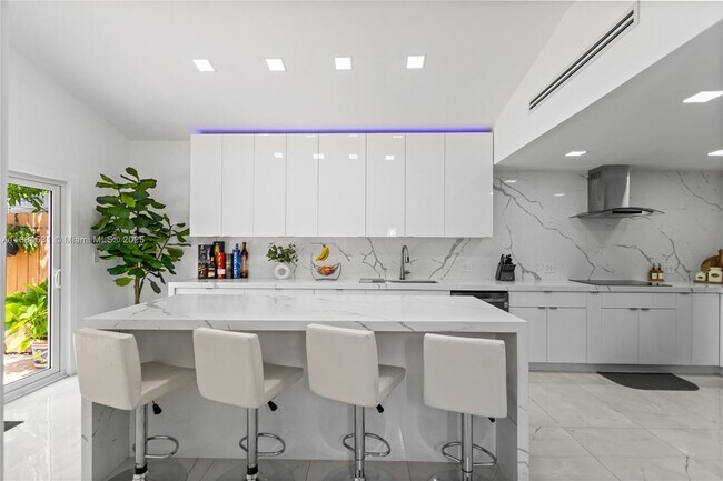 Building Photo - 8740 NW 153rd Terrace