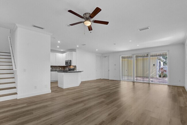 Building Photo - 199 Barbados Dr