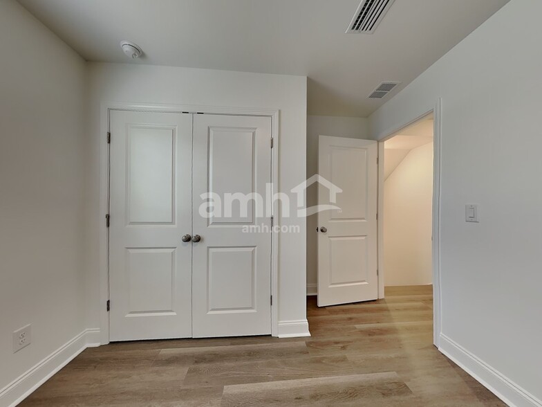 Building Photo - 168 Portside Pk Dr