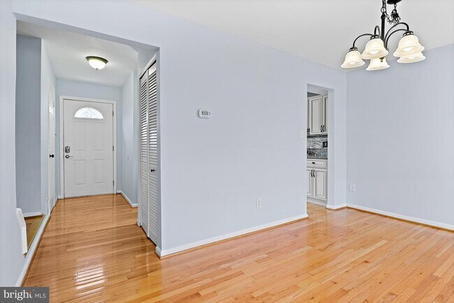 Building Photo - 9553 Cherry Oak Ct