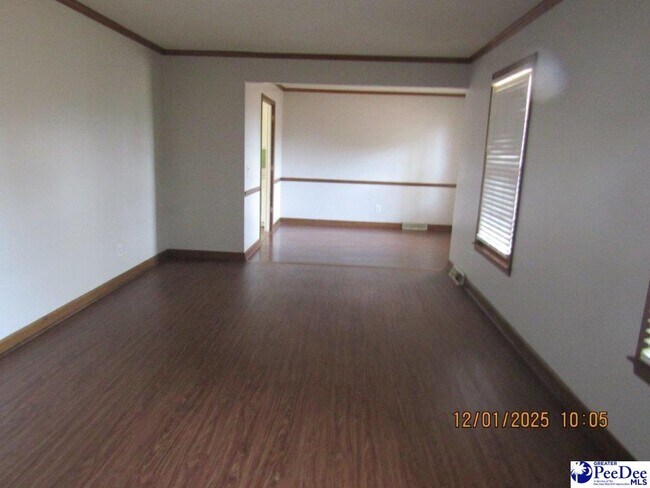 Building Photo - 864 Thunderbird Dr