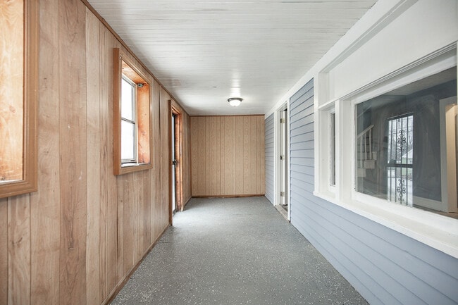 Building Photo - 10315 Gay Ave