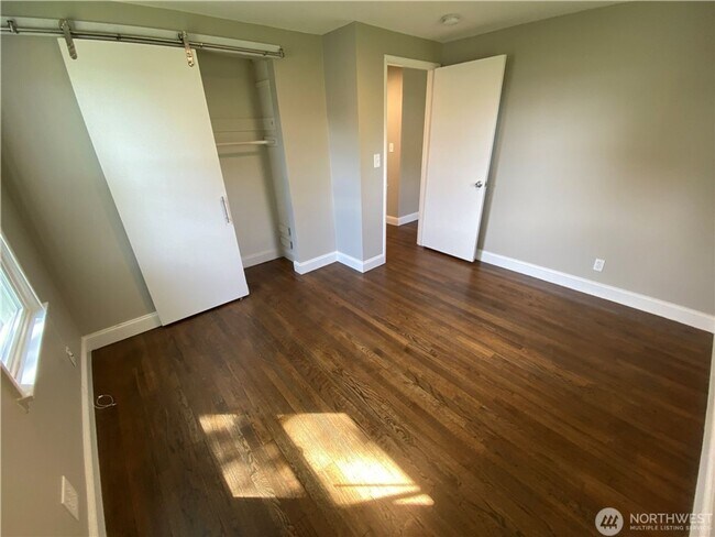 Building Photo - 2bd/1ba Seatac Home