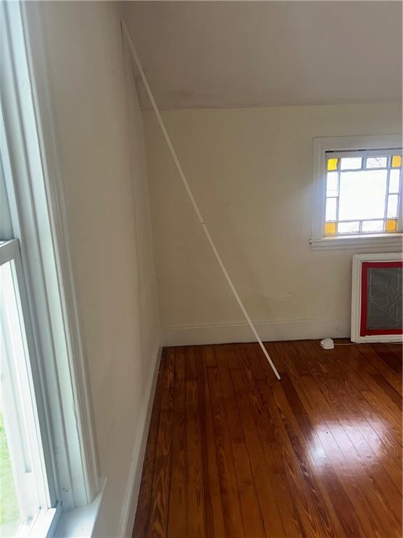 Building Photo - 179 Ivy St