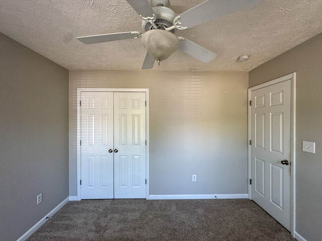 Building Photo - Spacious 4 Bed 2.5 Bath Home in Carolina Lakes