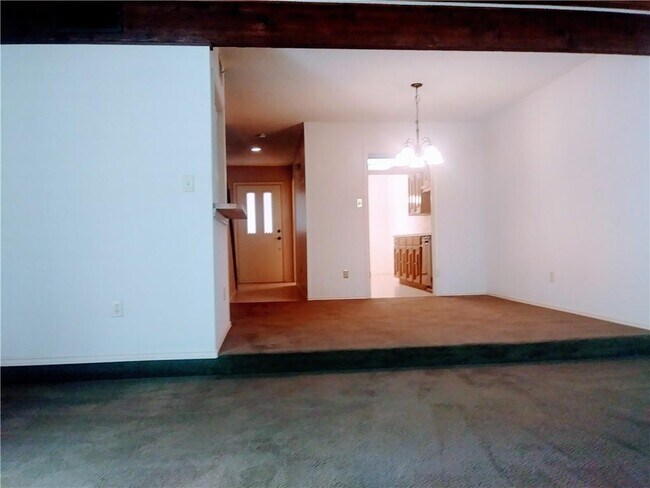 Building Photo - 8226 Summer Side Dr