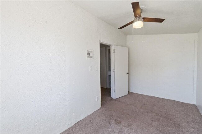 Building Photo - 241 E Elwood St