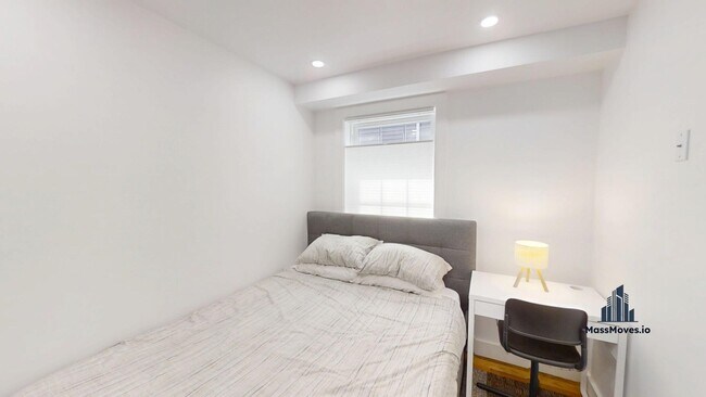 Building Photo - 36 Shepard St