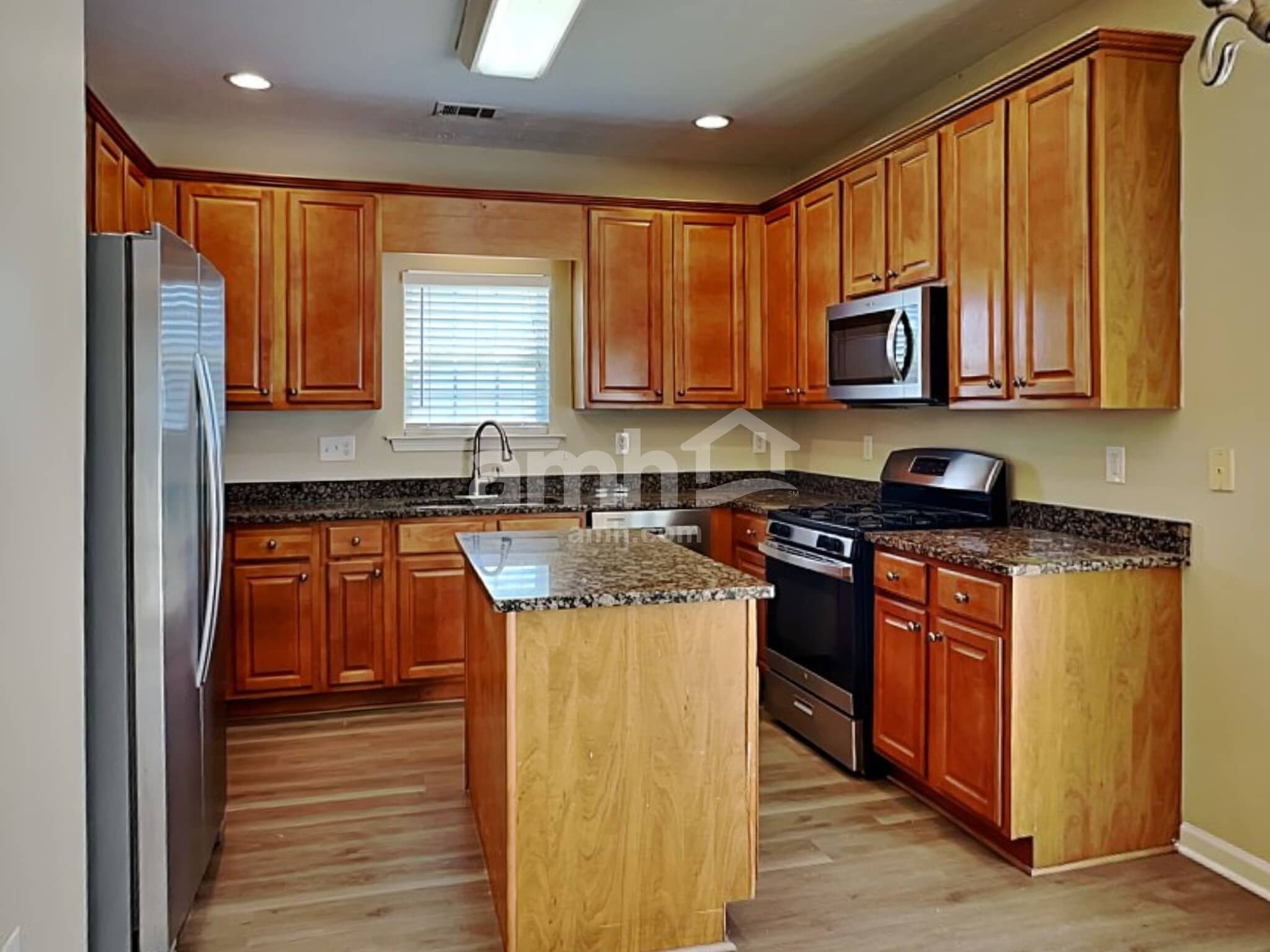 Building Photo - 332 Sunderland Way