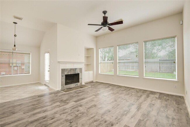 Building Photo - 9719 Goldenglade Dr