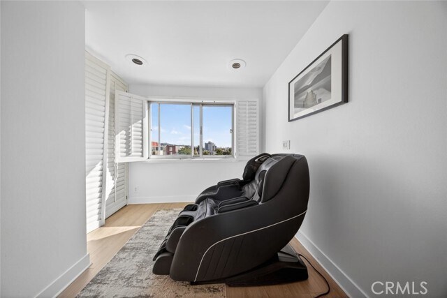 Building Photo - 7250 Franklin Ave