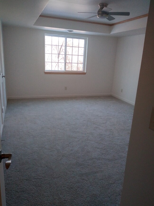 Building Photo - 2749 Hidden Dr