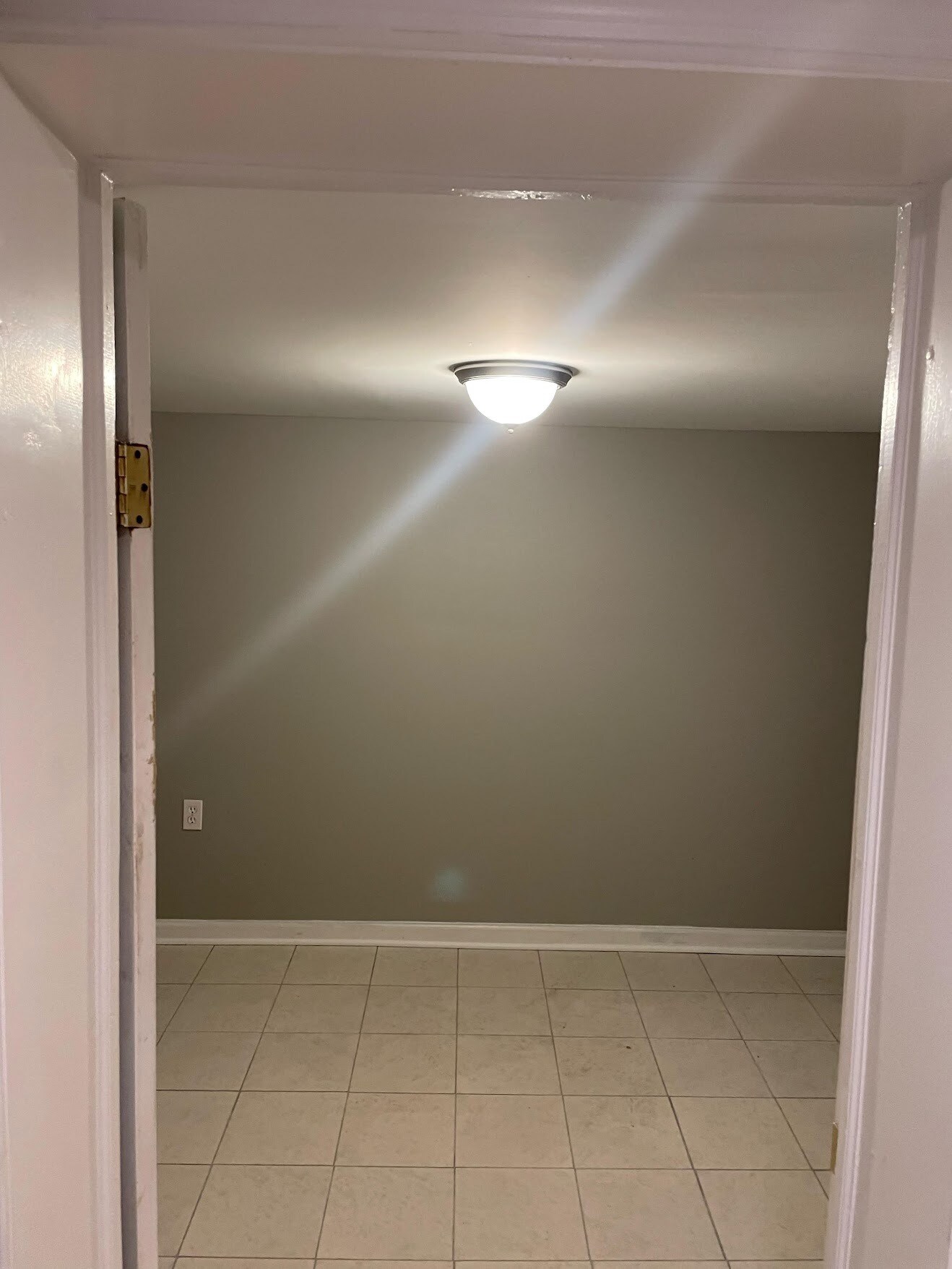 Basement - 3403 Aberdeen St