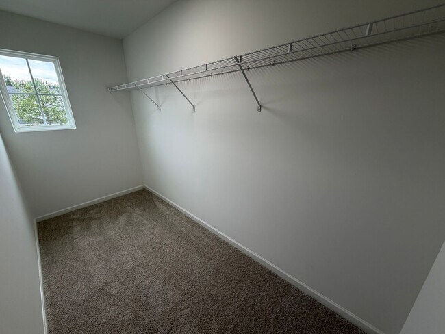 Building Photo - 4 Bedrooms, 3 Bathrooms - Home in West Rome!