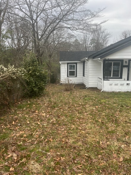 Building Photo - 728 Rodey Ave