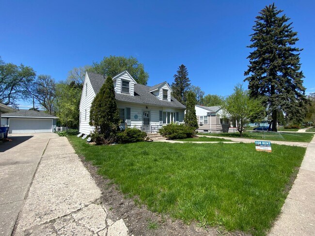 Building Photo - 5 Bedroom by NDSU!!