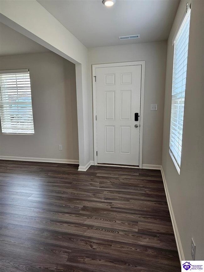 Building Photo - 601 Ashwood Ave