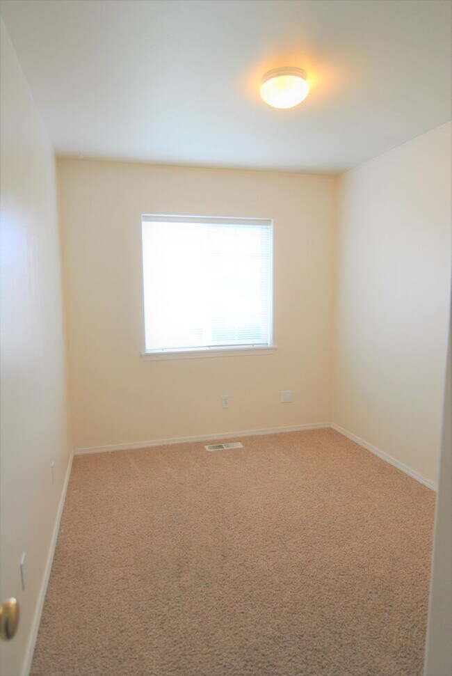 Building Photo - 1386 Brown St