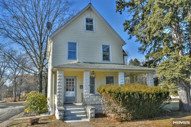 Building Photo - 36 Zazzetti St